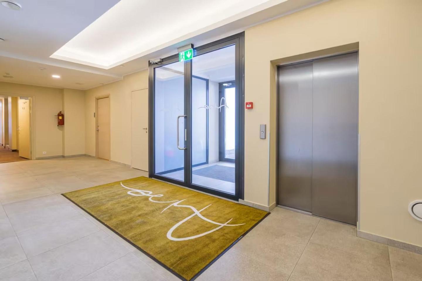 Lovely Aisa Apartment | 2 Terraces Parnu Luaran gambar