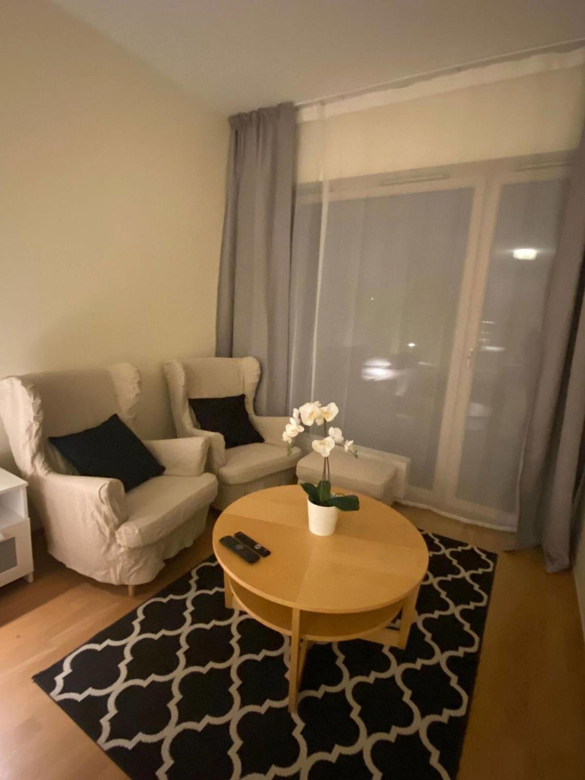 Lovely Aisa Apartment | 2 Terraces Parnu Luaran gambar